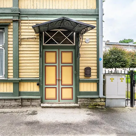 Korter Center 2 Bed Flat With Free Parking