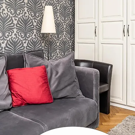 Center 2 Bed Flat With Free Parking Korter