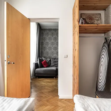 Center 2 Bed Flat With Free Parking Korter *