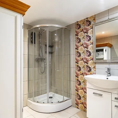 Center 2 Bed Flat With Free Parking * Tallinn