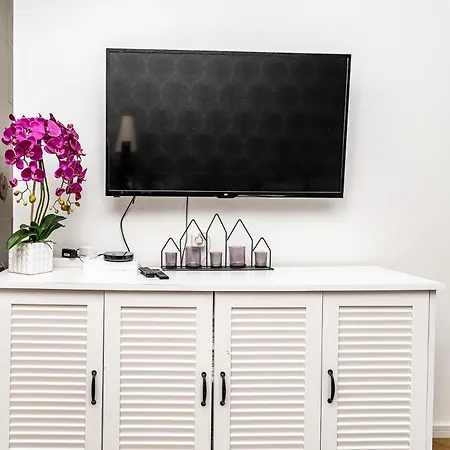 Center 2 Bed Flat With Free Parking Apartment Tallinn